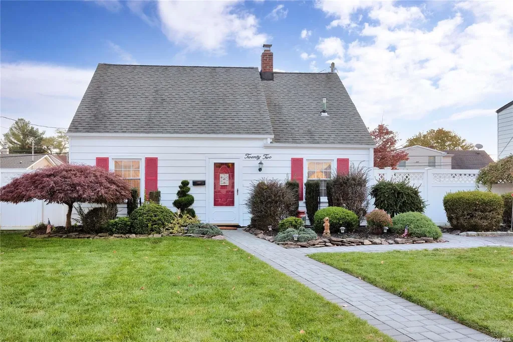 22 Bluejay Lane Levittown NY 11756
