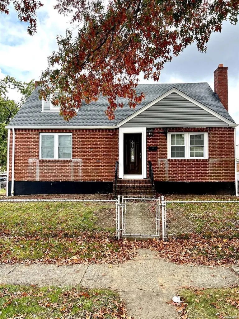 165 Casper Street Valley Stream NY 11580