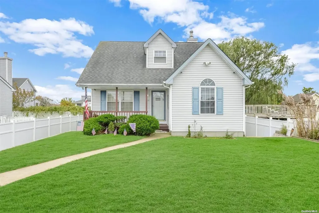 12 Peters Drive Shirley NY 11967