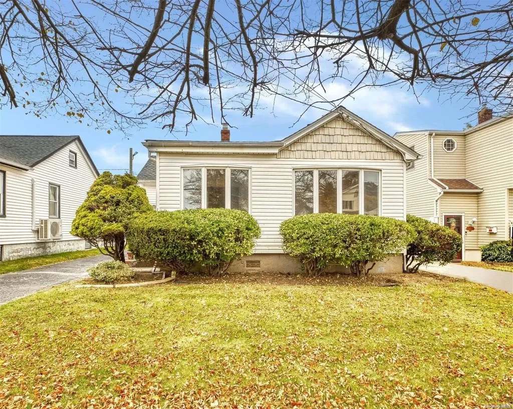 2853 Royle Street Bellmore NY 11710