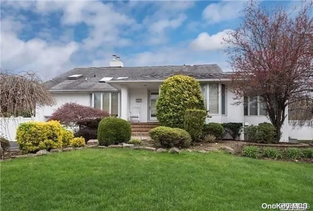 34 Hightop Lane Jericho NY 11753