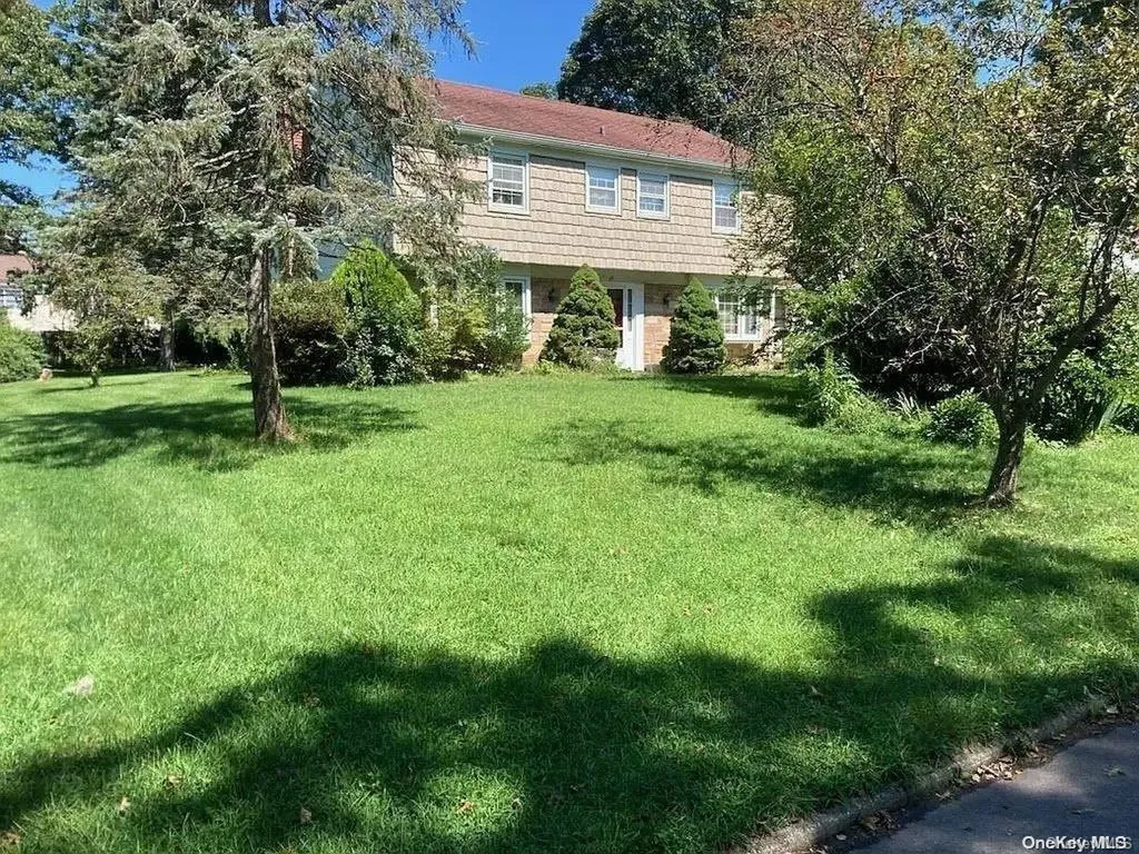 23 Stratton Lane Stony Brook NY 11790