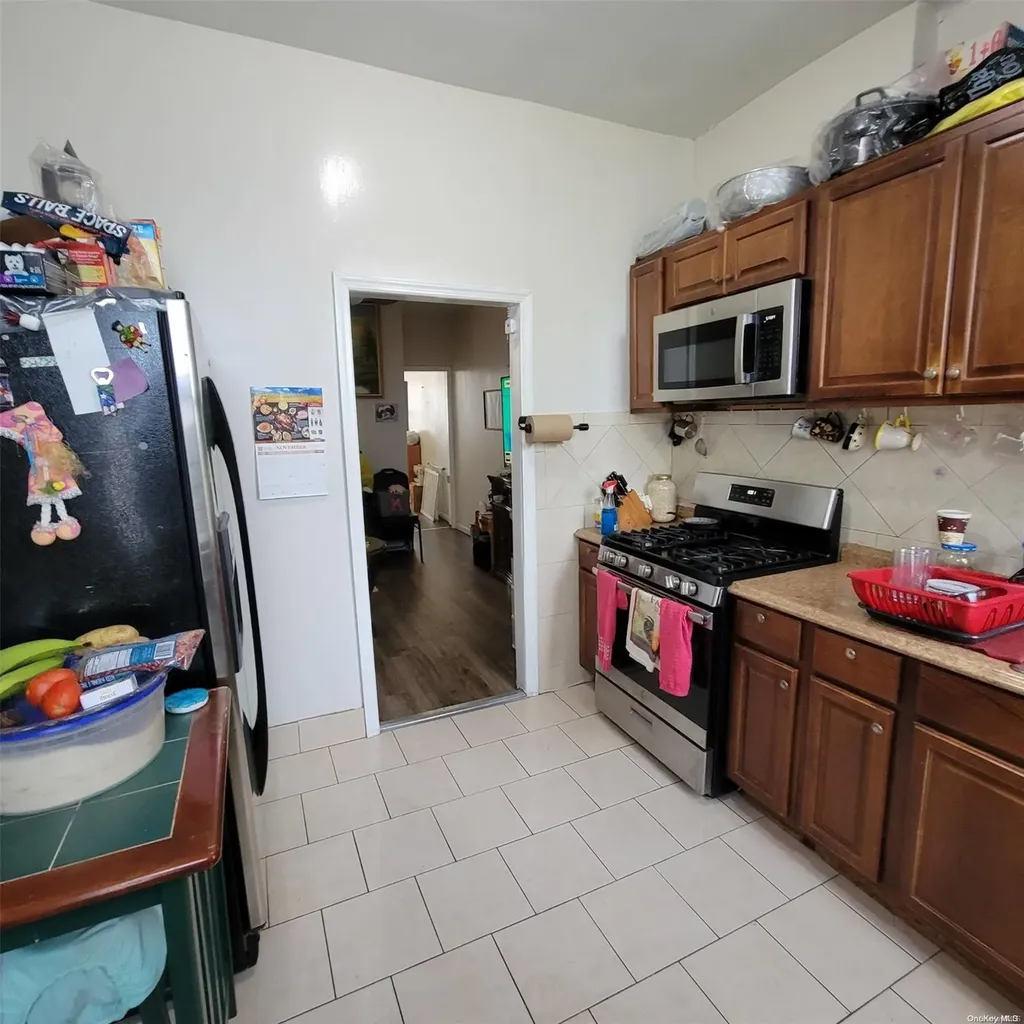 60-23 54th Place Maspeth NY 11378