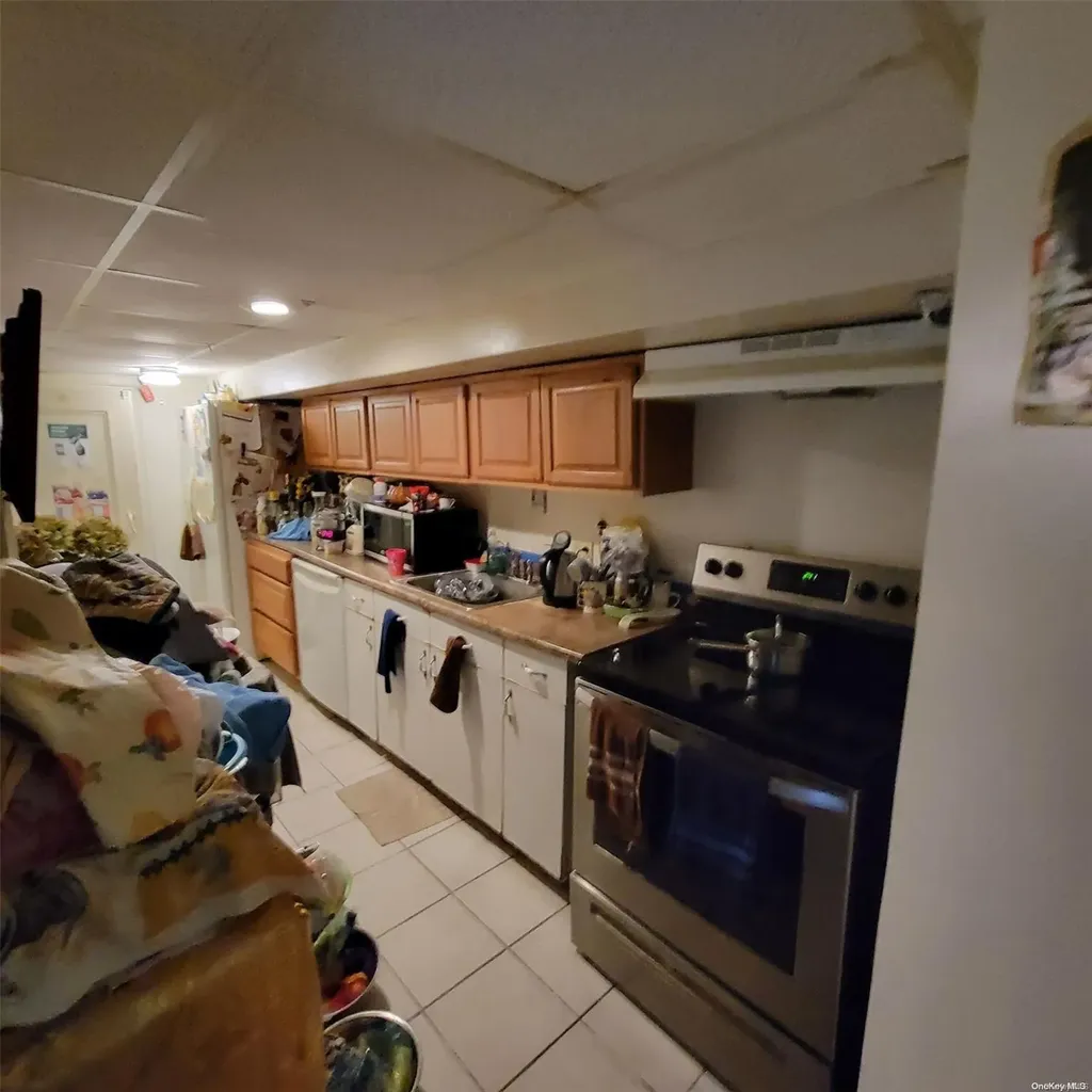 60-23 54th Place Maspeth NY 11378