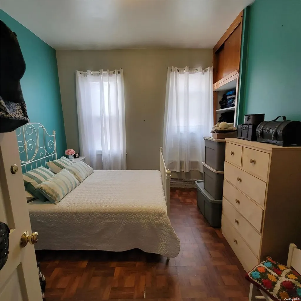 60-23 54th Place Maspeth NY 11378
