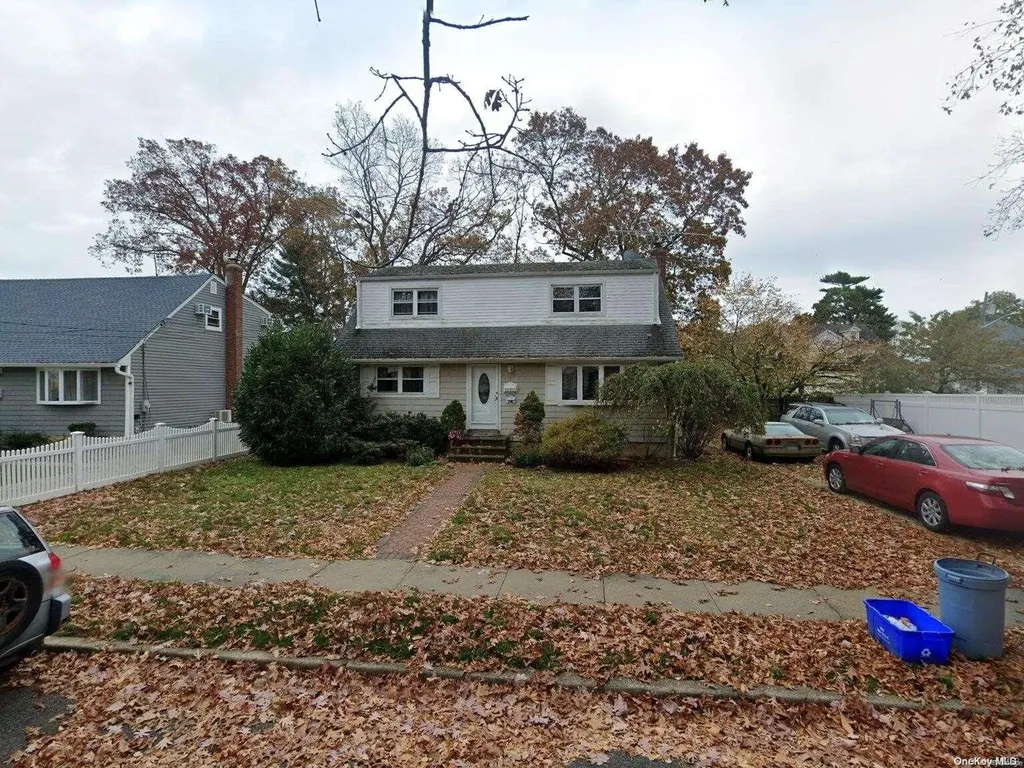 7 Mcclellan Place Roosevelt NY 11575
