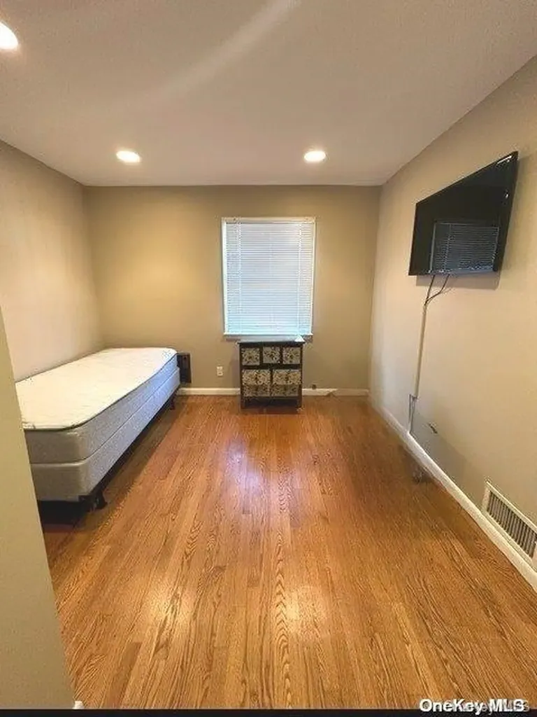 1616 Broadway Hewlett NY 11557