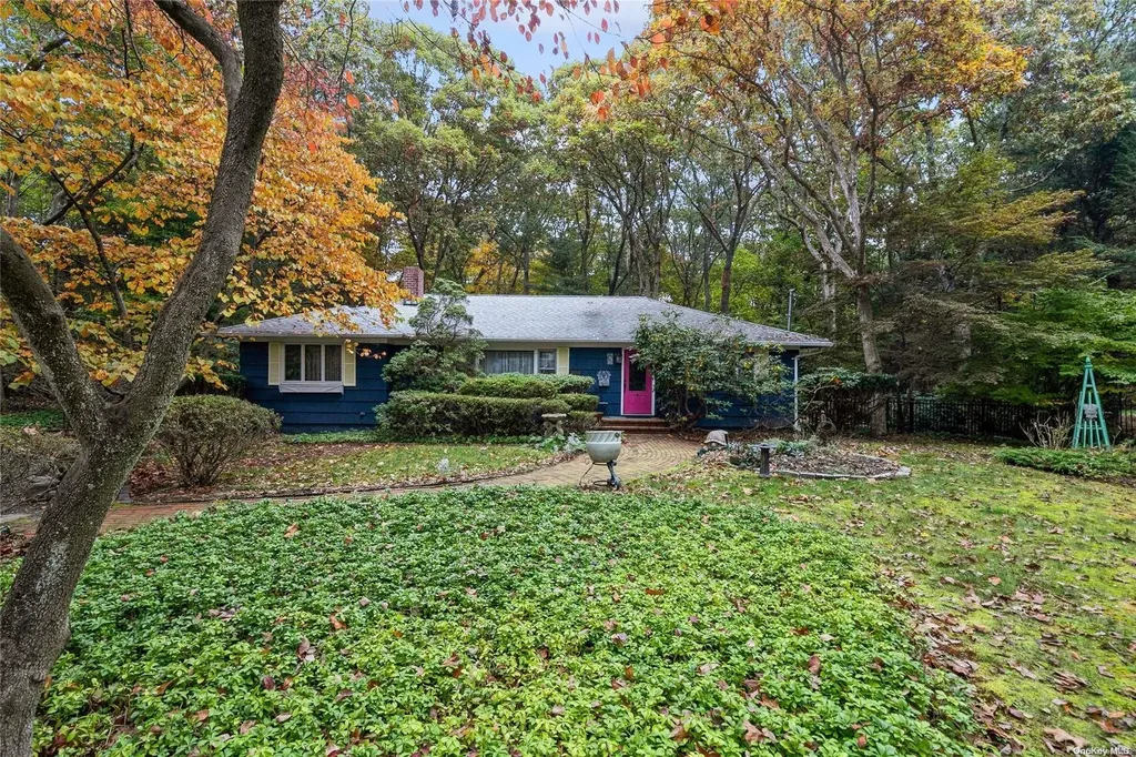 73 Stony Hill Path Smithtown NY 11787