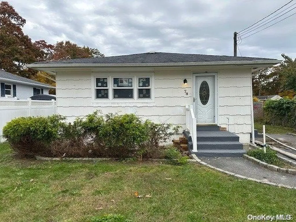 78 Baybright Drive Shirley NY 11967
