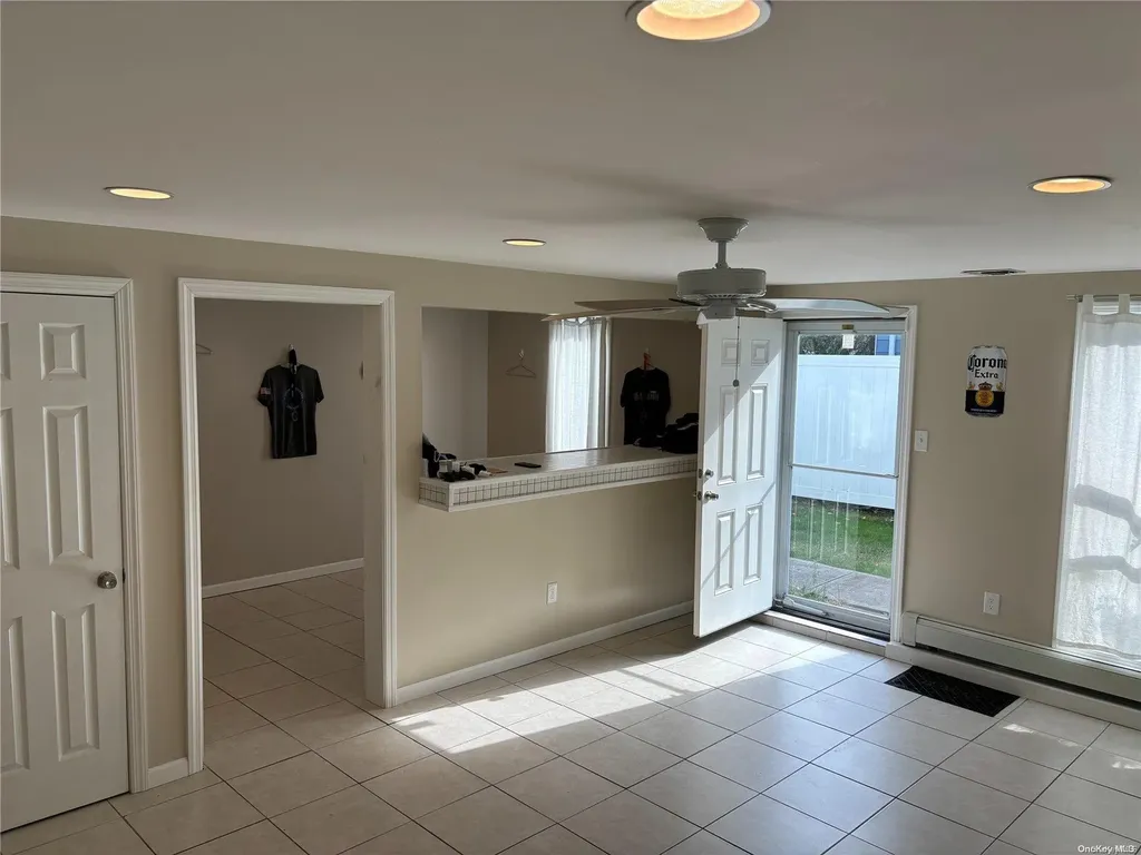 18 Maylen Drive Brentwood NY 11717
