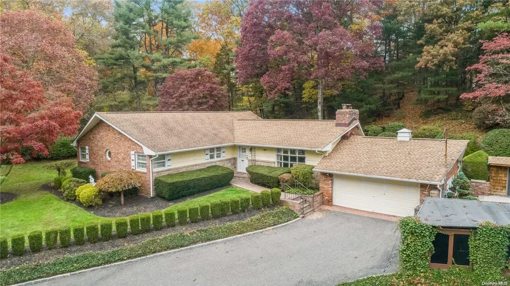 4 Sandra Drive Dix Hills NY 11746