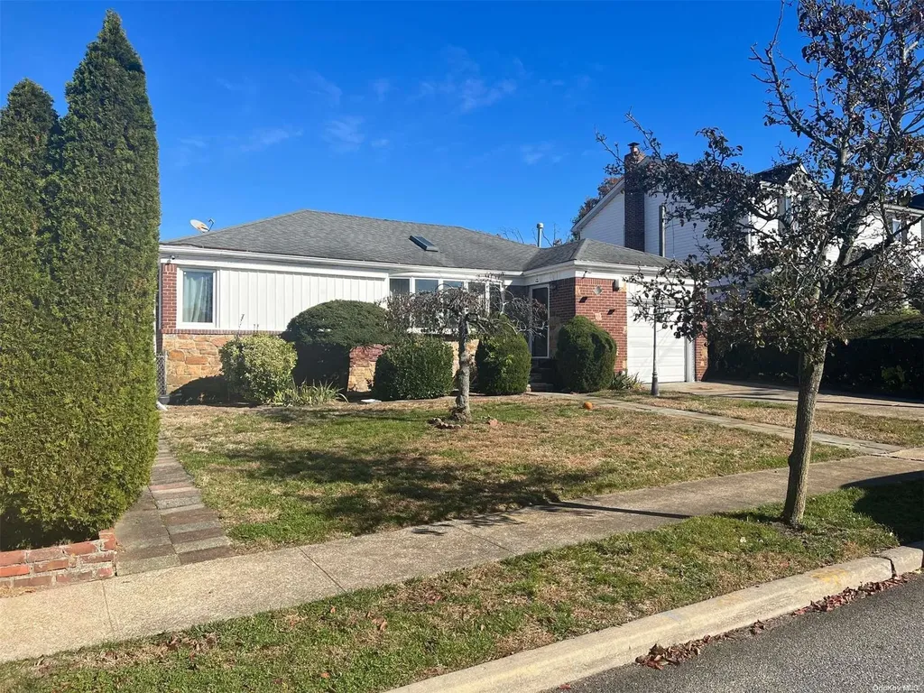 1346 Decker Street Valley Stream NY 11580