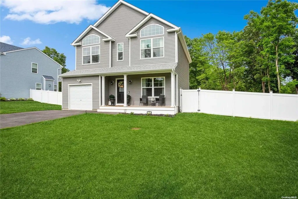 1 Cramer Court Medford NY 11763