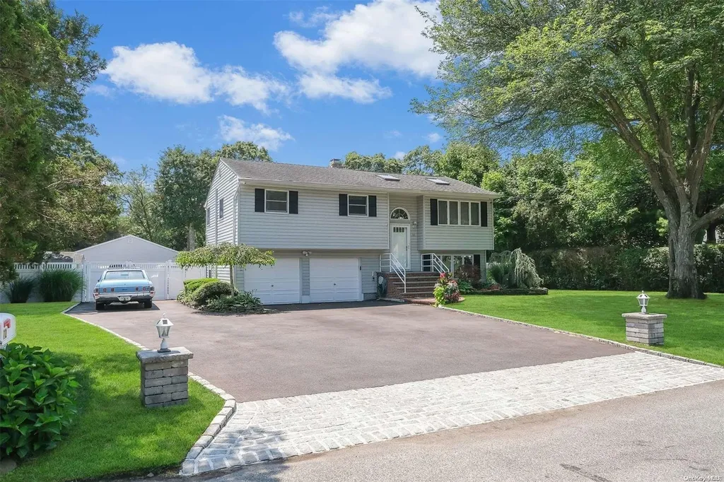 72 Juniper Street Islip NY 11751