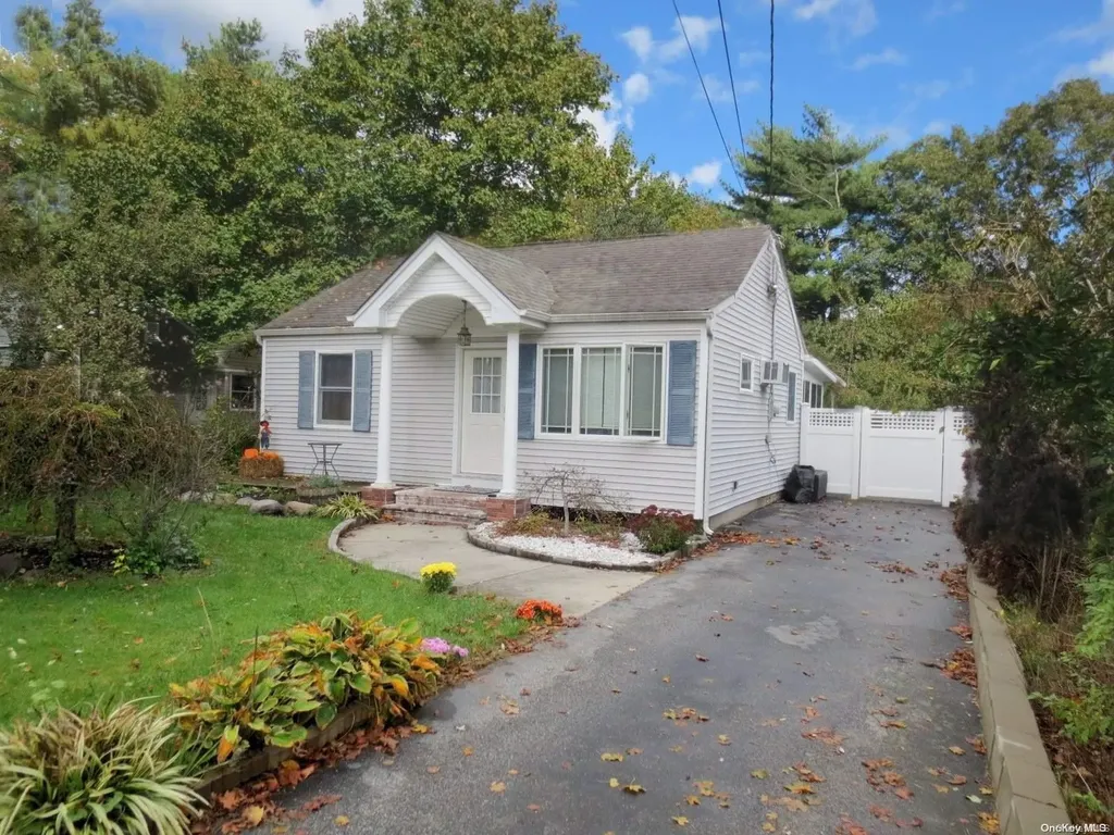 483 Washington Avenue Patchogue NY 11772
