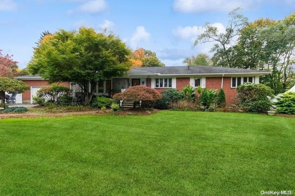 2 Ursular Court Smithtown NY 11787