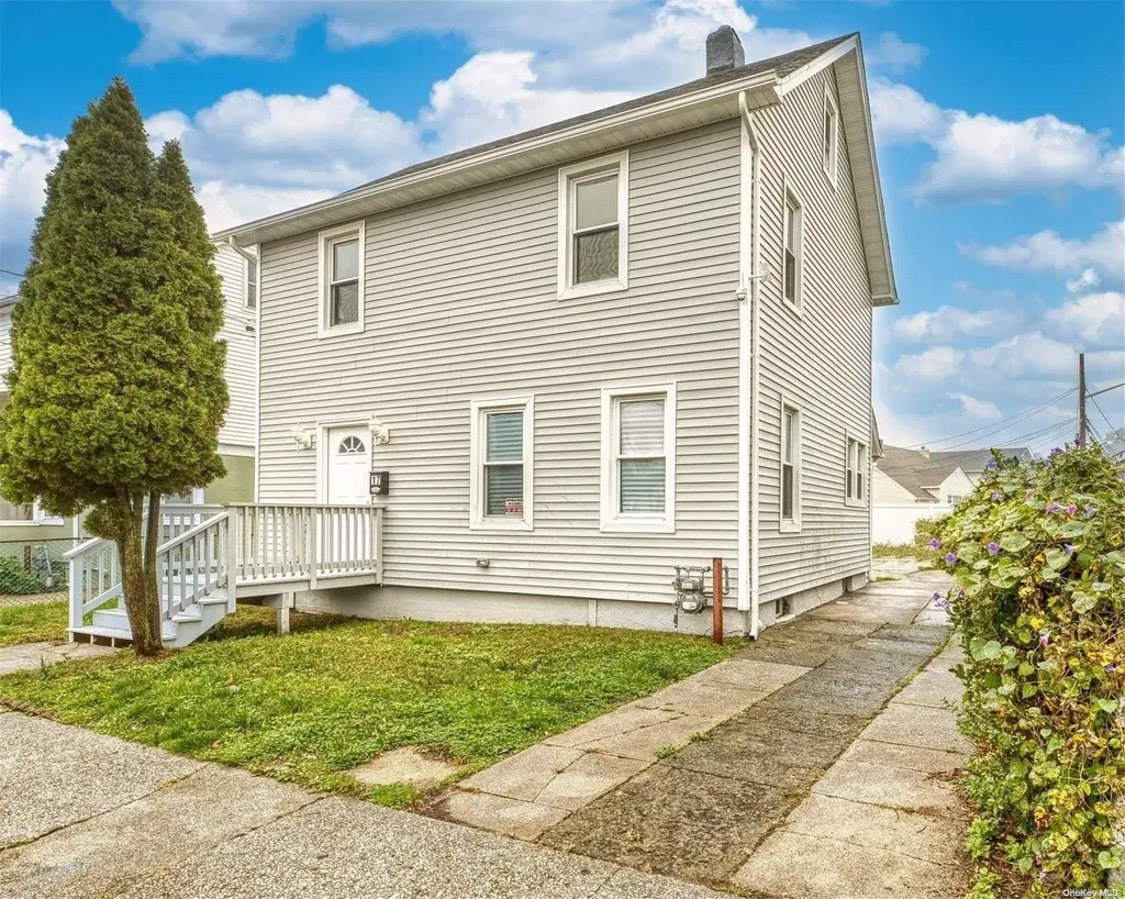 17 Covert Street Hempstead NY 11550