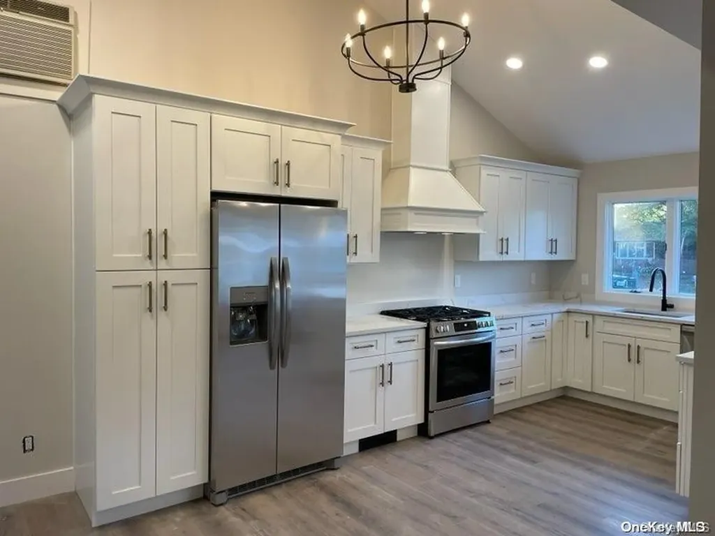 32 Picket Lane Centereach NY 11720