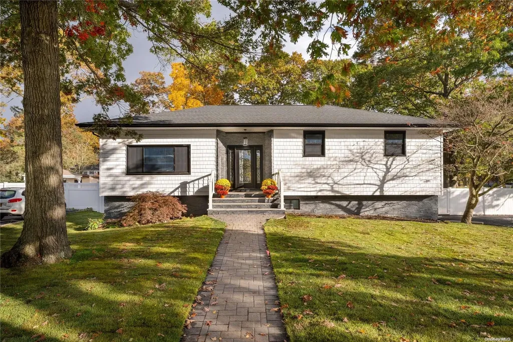 29 Fernwood Drive Commack NY 11725