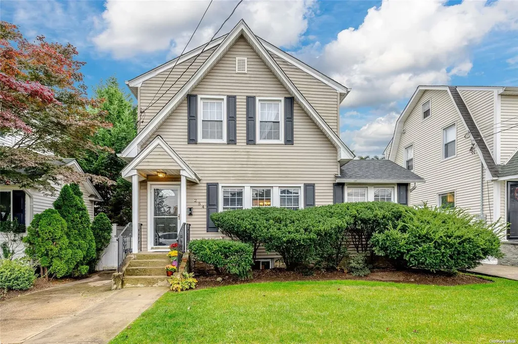 254 Oakview Avenue Oceanside NY 11572