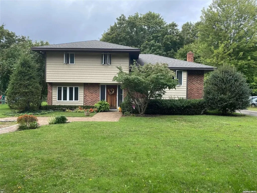 6 Brooksite Drive Smithtown NY 11787
