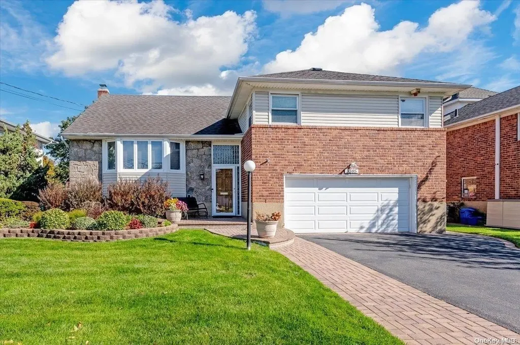 3385 Turf Road Oceanside NY 11572