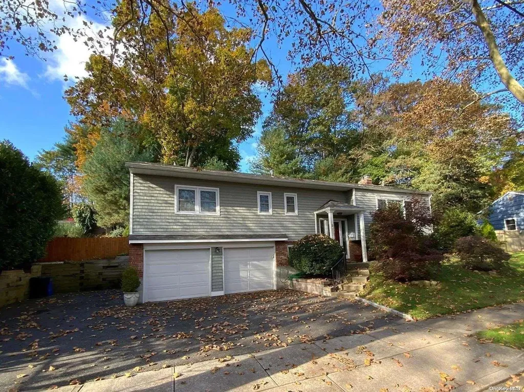 5 Avdon Lane Huntington NY 11743