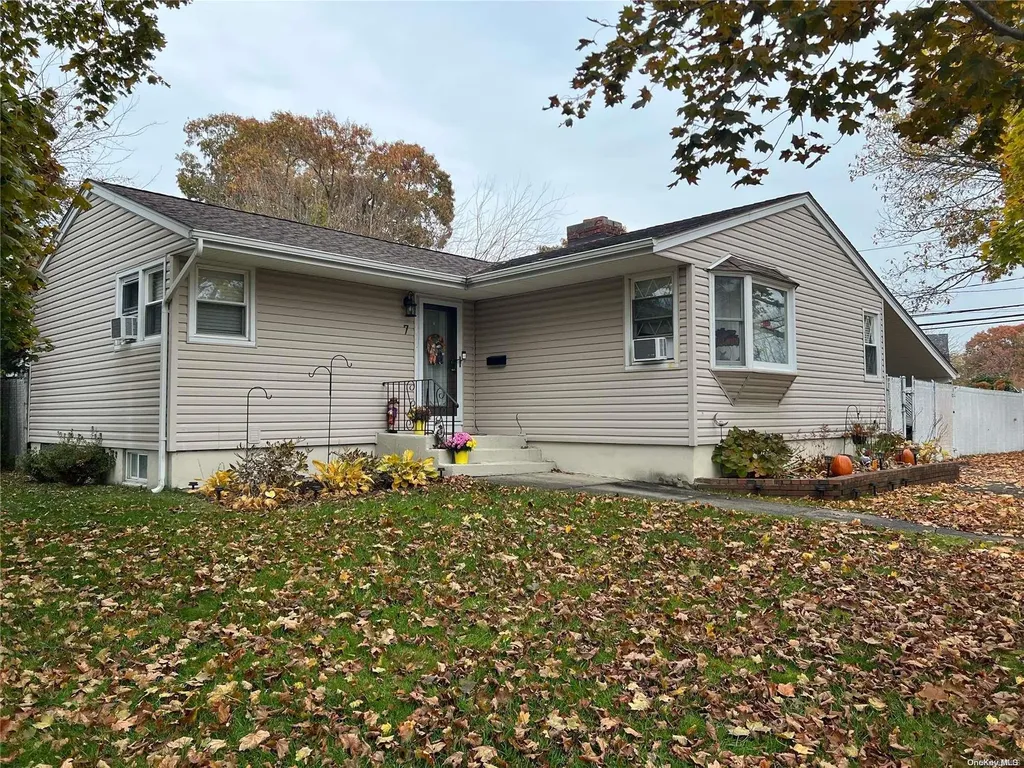 7 Bowdoin Road Centereach NY 11720