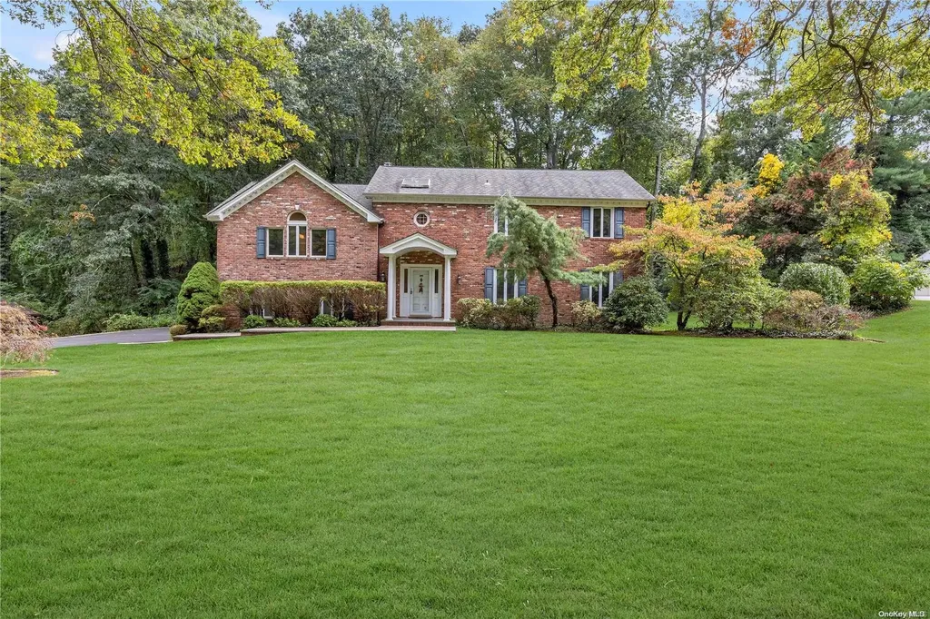 18 Ebbtide Lane Dix Hills NY 11746