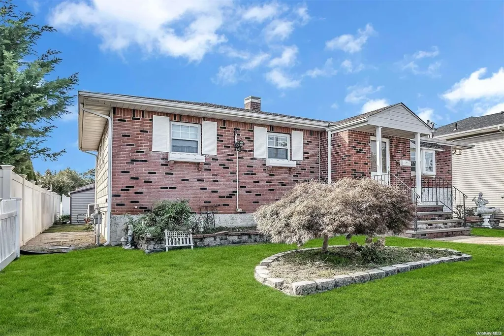 2730 Bayview Avenue Wantagh NY 11793