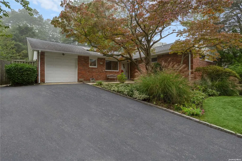 39 Cross Bow Lane Commack NY 11725