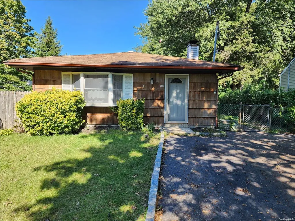 101 Somerset Avenue Mastic NY 11950