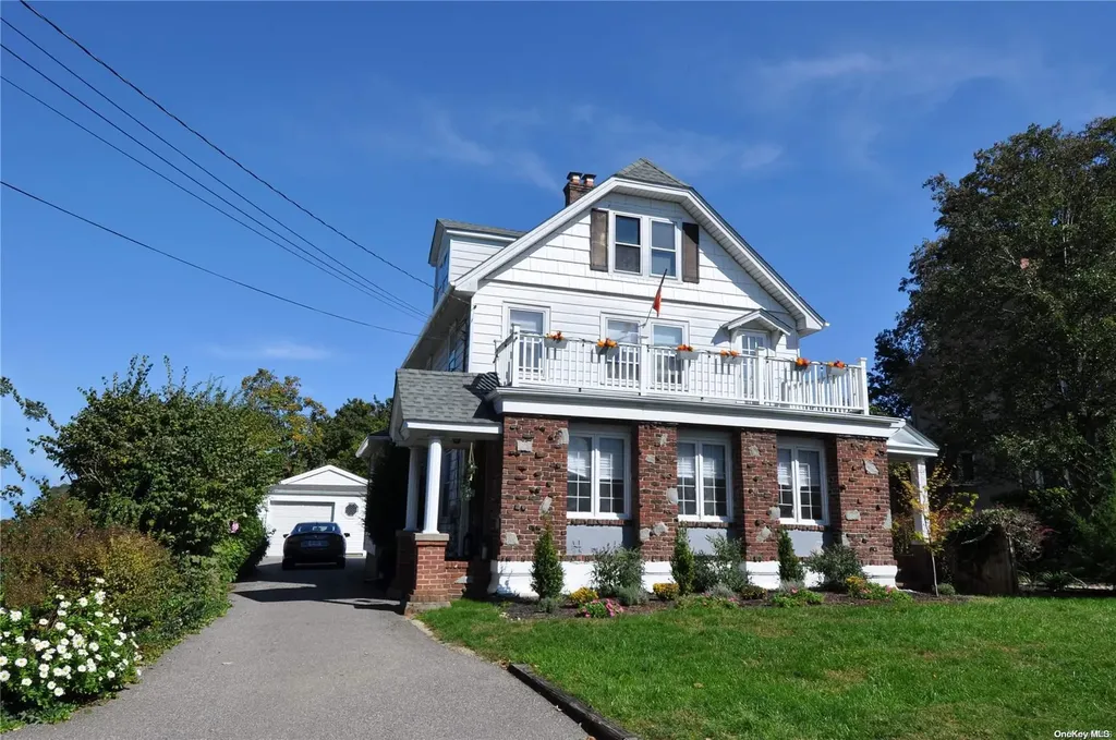 46 Irwin Place Huntington NY 11743