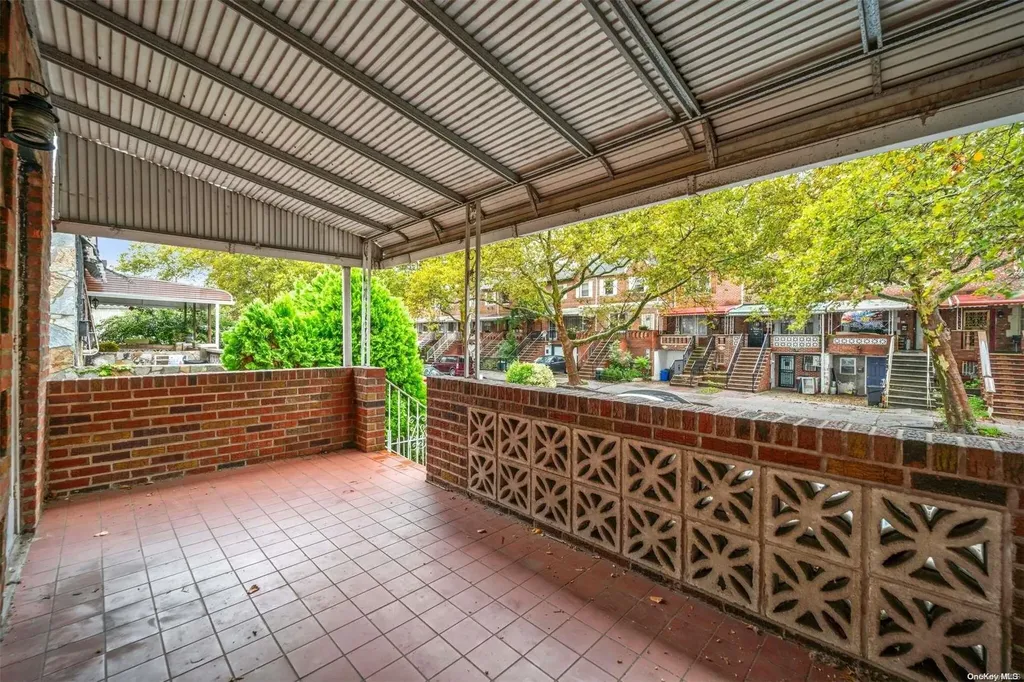 61 E 54th Street Brooklyn NY 11203
