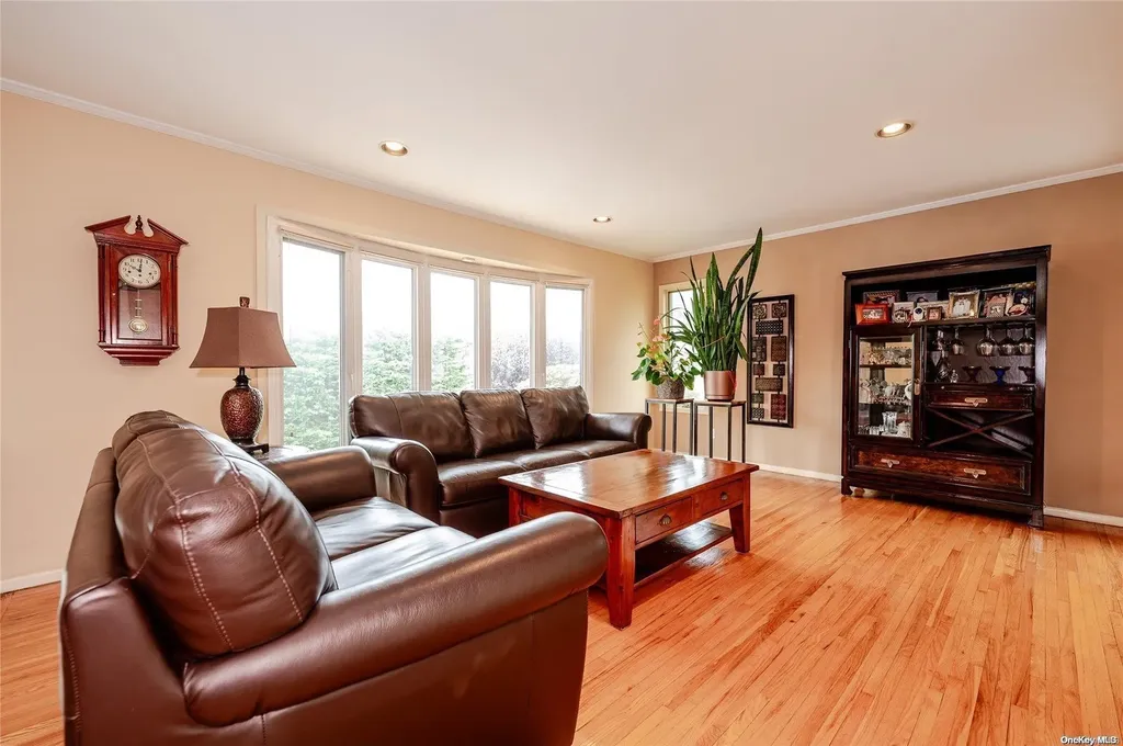 103 Elaine Drive Oceanside NY 11572