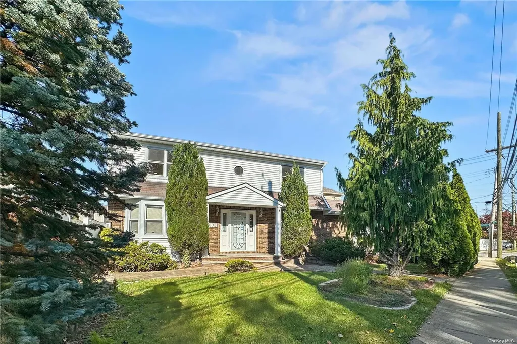 4635 Amboy Road Staten Island NY 10312