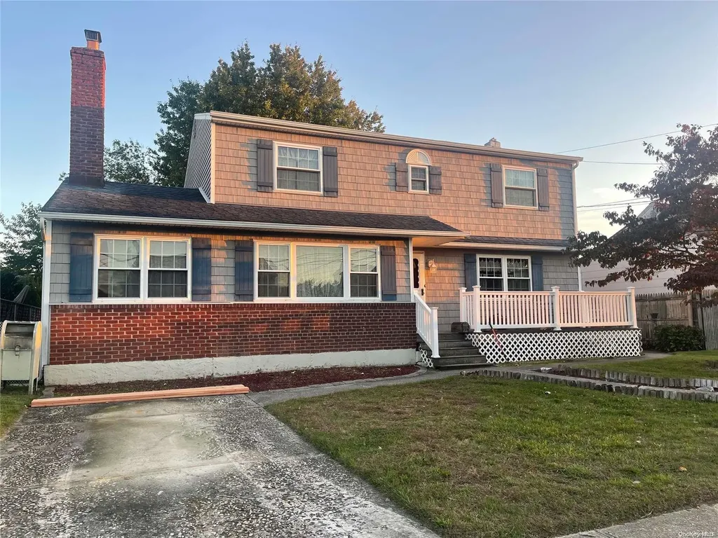 122 Kellum Street West Babylon NY 11704
