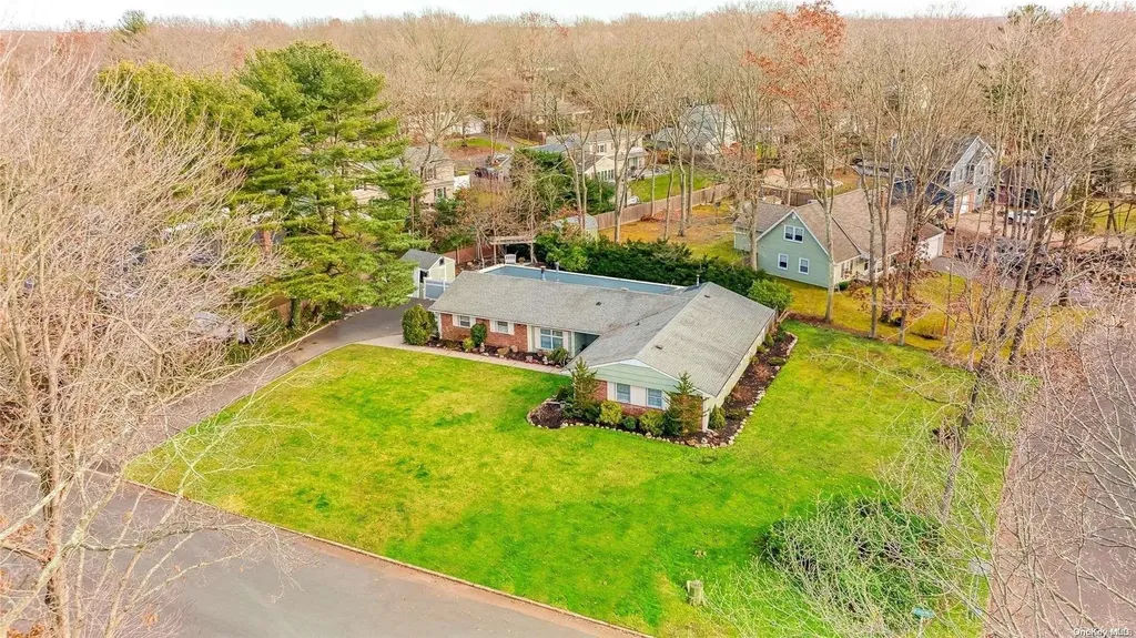 62 Sycamore Circle Stony Brook NY 11790