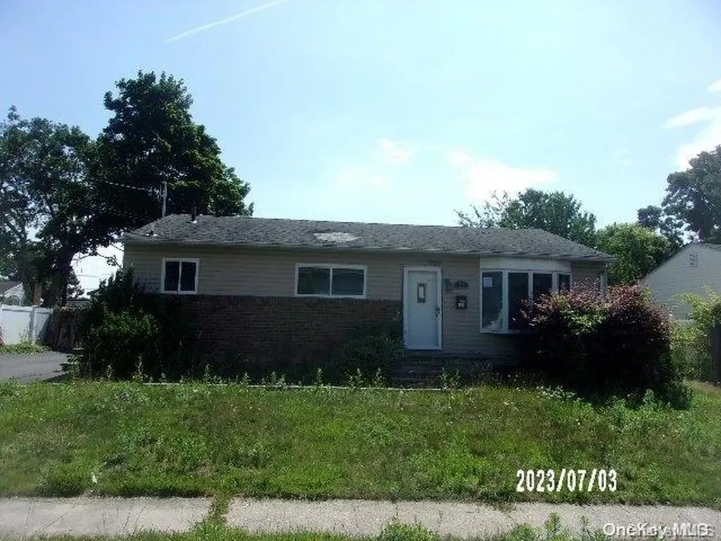 29 Irving Avenue Deer Park NY 11729