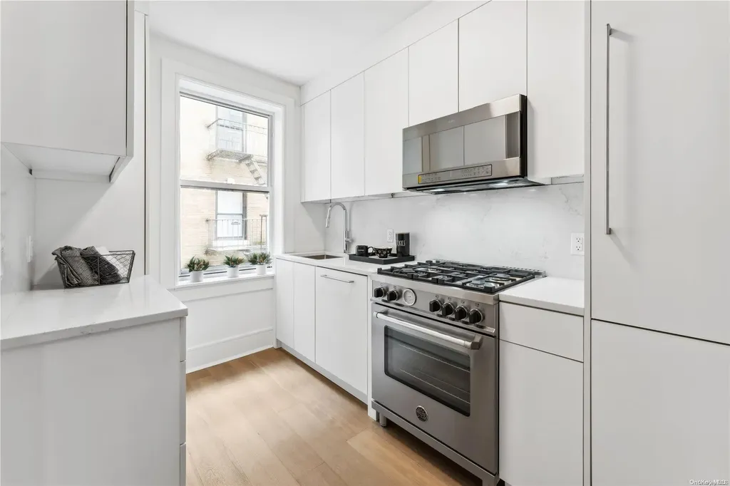 148-09 Northern Boulevard Flushing NY 11354