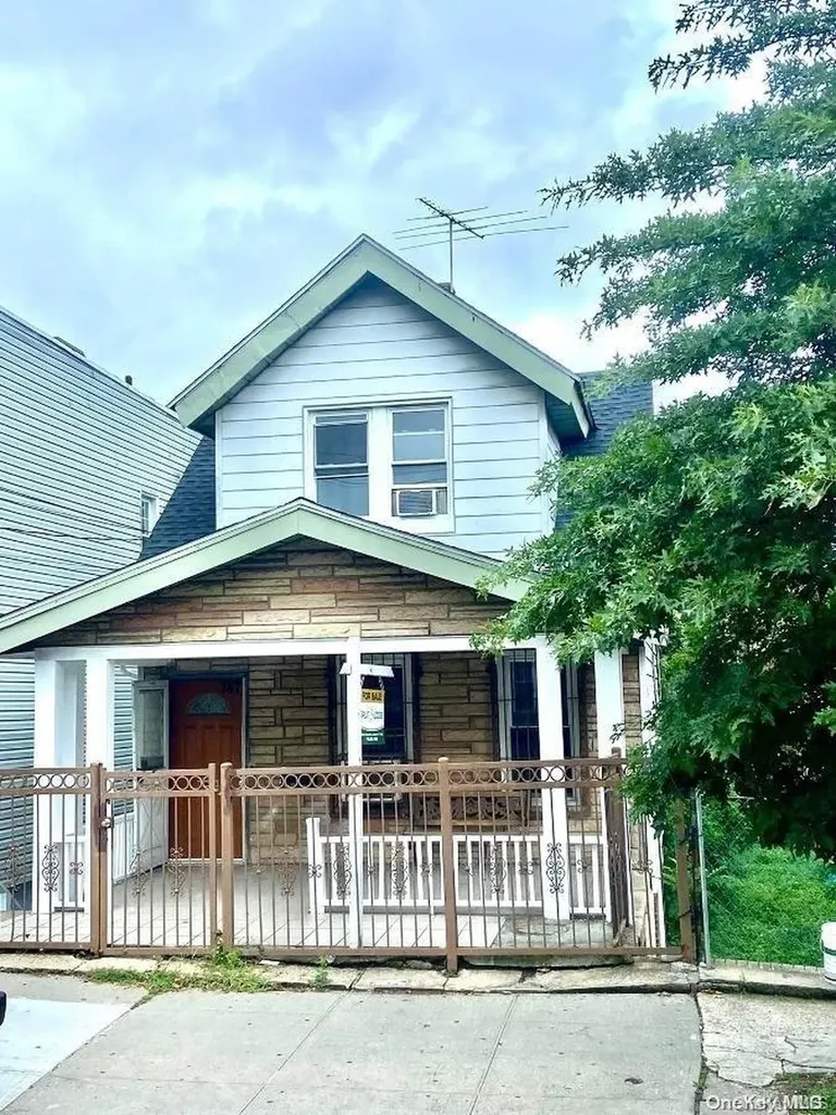 747 E 228th Street Bronx NY 10466
