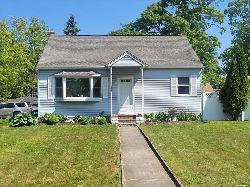 11 Freeman Avenue Nesconset NY 11767