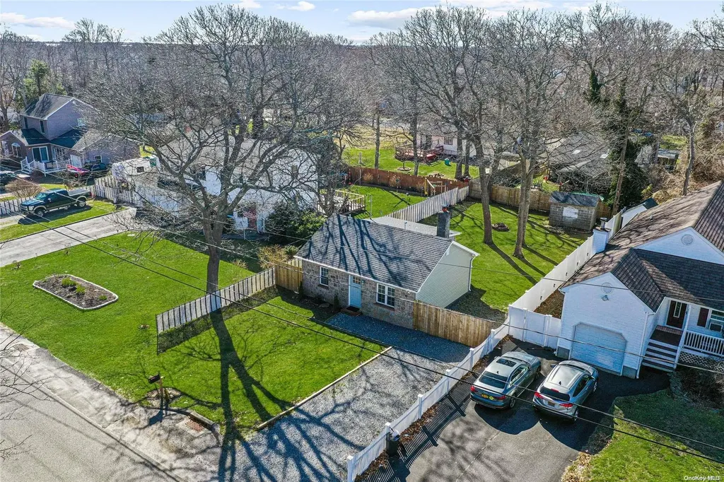 40 Rugby Drive Shirley NY 11967