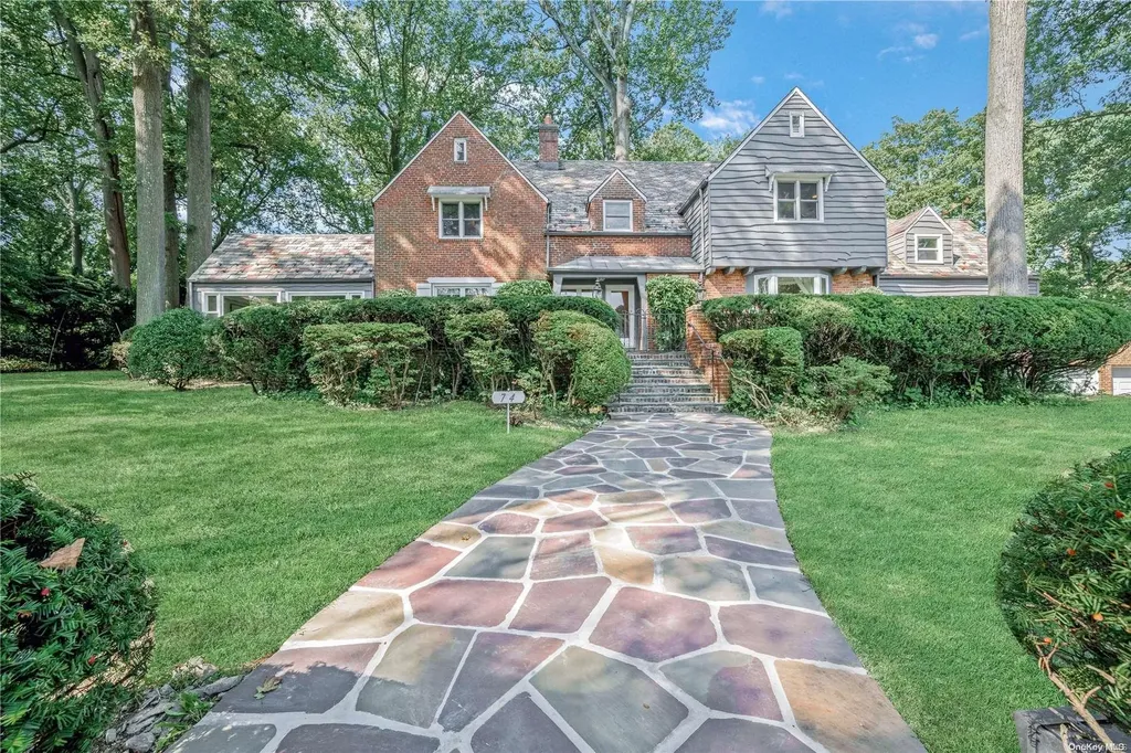 74 Wensley Drive Great Neck NY 11020