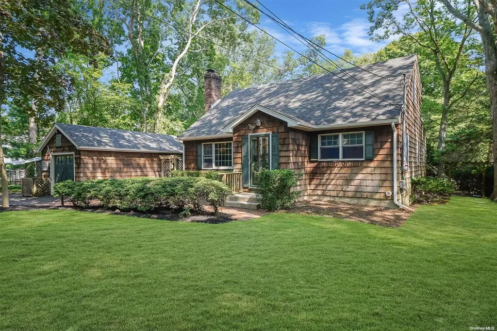 20 Hickory Place Northport NY 11768