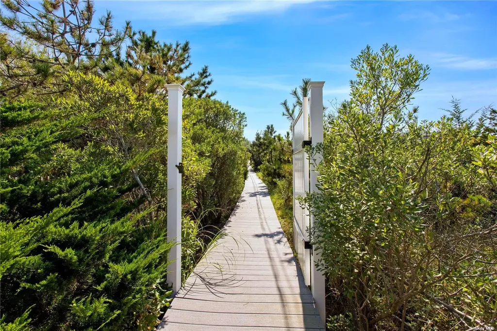 157 Dune Road Quogue NY 11959
