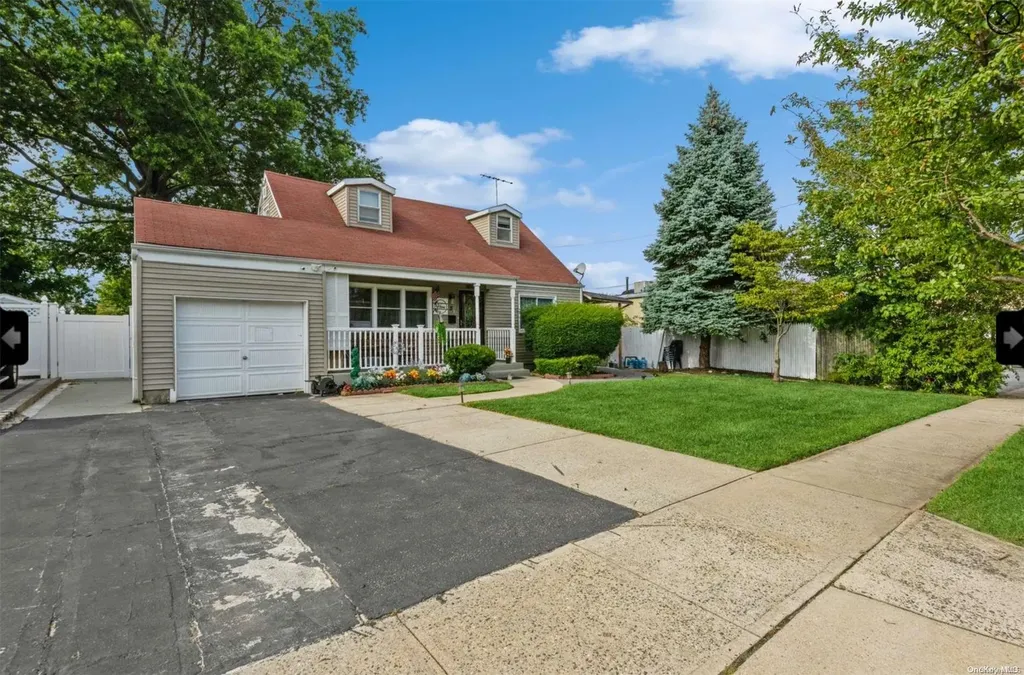 5 Crestwood Boulevard Farmingdale NY 11735
