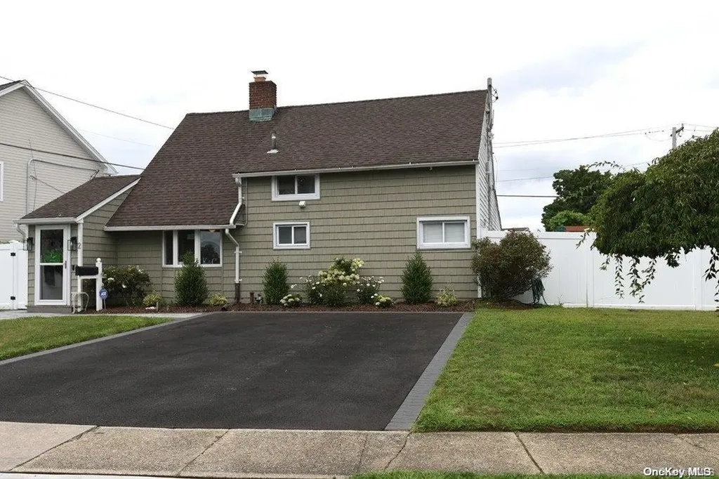 2 Timber Lane Levittown NY 11756