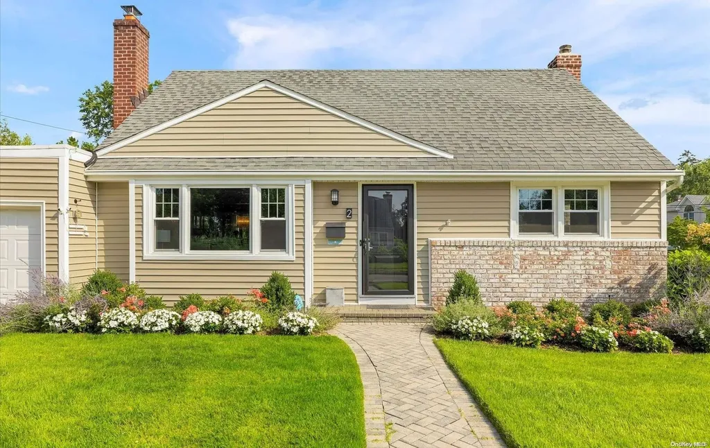 2 Greely Square Glen Head NY 11545