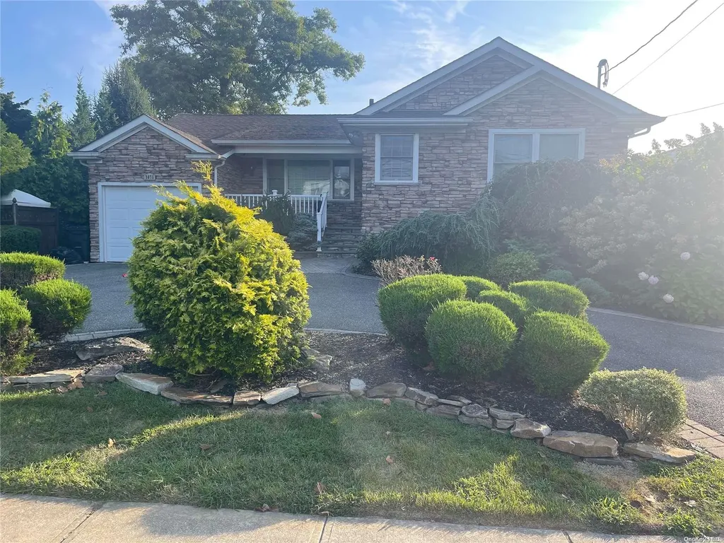 2675 Hewlett Avenue Merrick NY 11566